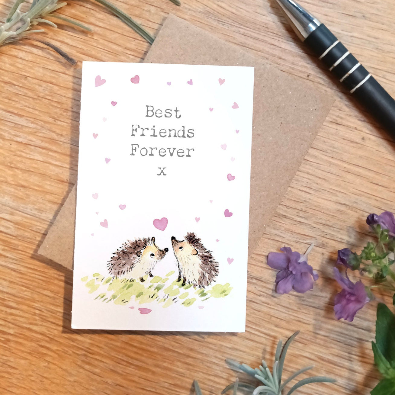 Sentiment Card - Best Friends Forever - 2 Hedgehogs with Pink Hearts